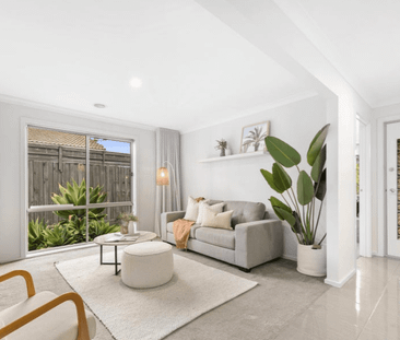 Spacious & Stylish Family Living in a Prime Location - Photo 2