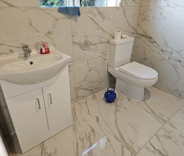 Room in a Shared Flat, Eastern Avenue, IG2 - Photo 5