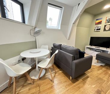 2 bedroom apartment to rent - Photo 2