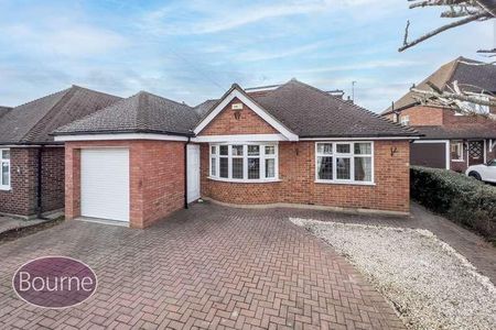 Richmond Drive, Shepperton, Middlesex, TW17 - Photo 2