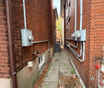 For Lease - 201 Darling Street, Brantford, Ontario - Photo 6