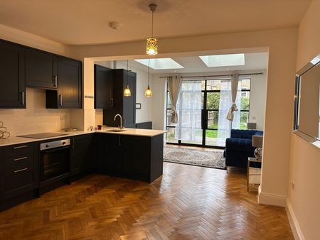 3 Bed Terraced House, Manor Road, E17 - Photo 4