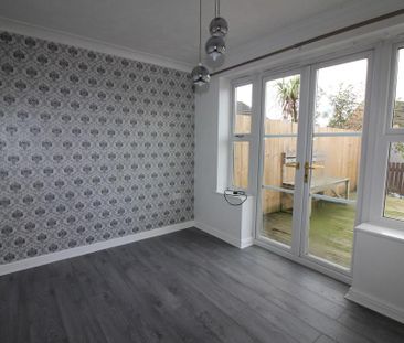 4 bedroom detached house to rent - Photo 3