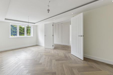 5 bedroom detached house to rent - Photo 3