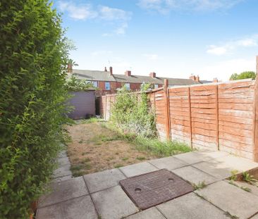 3 bedroom Mid Terraced House to let - Photo 6