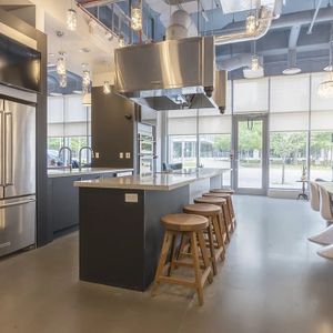 100 Bond Street East Prism - Photo 3