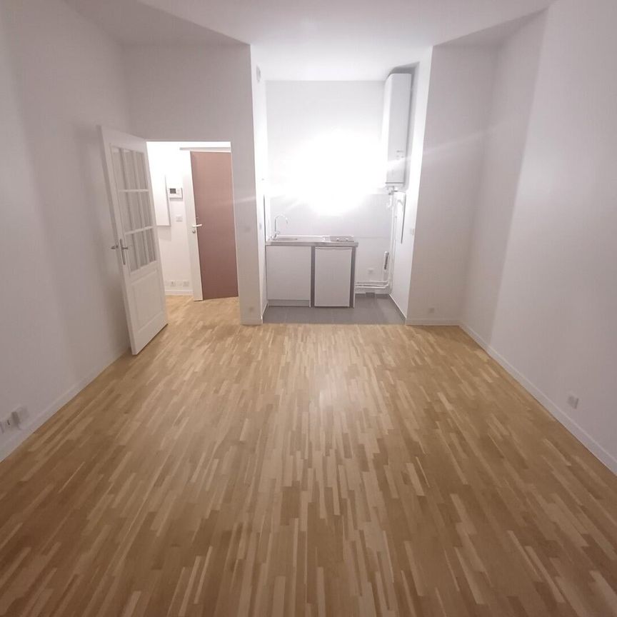 location Appartement T1 DE 28.4m² À PARIS - Photo 1