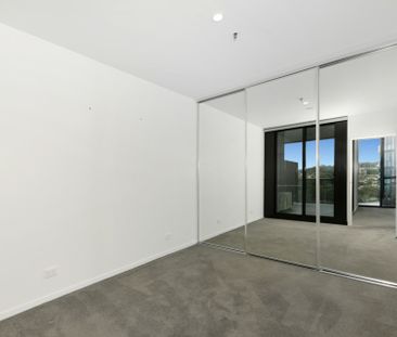 Modern Amenities. Urban Location. Sophisticated Style. - Photo 4