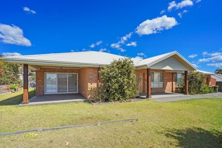 51 Stayard Drive, Bolwarra Heights NSW 2320 - Photo 3