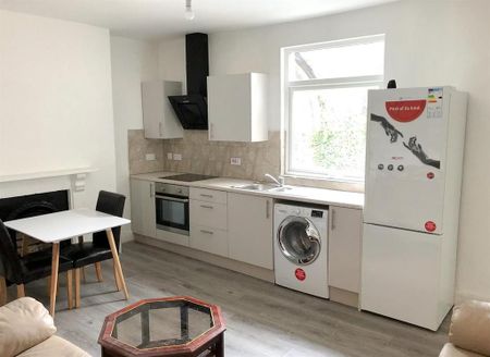 1 bedroom flat to rent - Photo 5