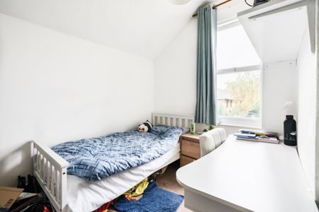 4 bedroom terraced house to rent - Photo 5