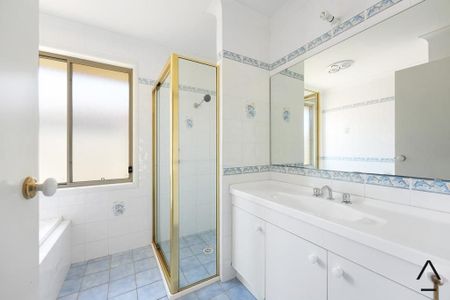 Discover your perfect family retreat, nestled in the heart of Casula! - Photo 4