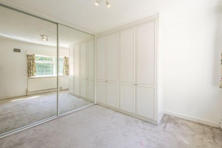 5 bedroom House To Let - Photo 5