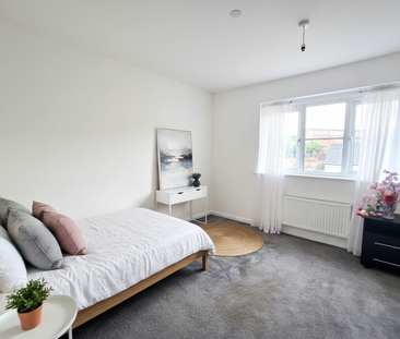 2 bedroom end of terrace house to rent - Photo 5