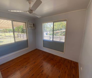 WELL PRESENTED 3 BEDROOM HOME BACKING ONTO A SERENE NATURE RESERVE! - Photo 5