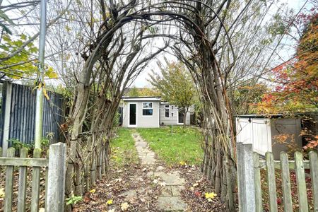 Ridgehurst Avenue, Watford - Photo 4