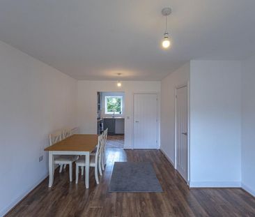 3 bedroom semi-detached house to rent - Photo 6