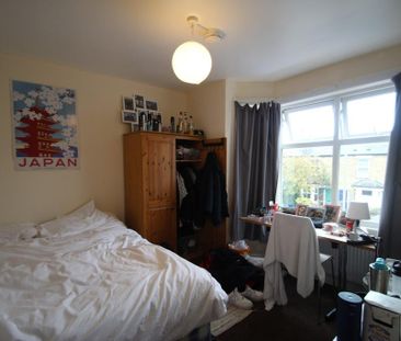 5 bedroom semi-detached house to rent - Photo 4