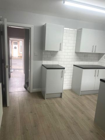 2 bedroom terraced house to rent - Photo 5