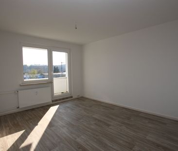 Tolle 3-Raum-Wohnung mit Einbauküche - Photo 1