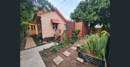 PRIVATE MODERN COTTAGE - Photo 2