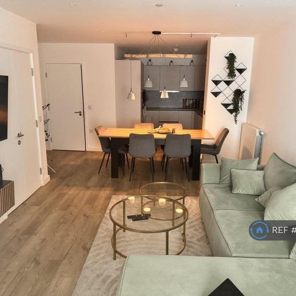 1 bedroom in a house share to rent - Photo 1