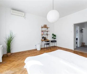 Pronájem unikátního bytu 1+1 s velkou terasou - Photo 2