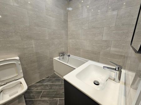 2 bedroom flat to rent - Photo 4