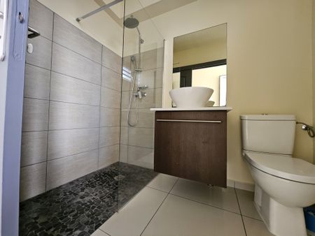 Location Maison 4 pièces 76m² PETIT BOURG 97170 - Photo 5