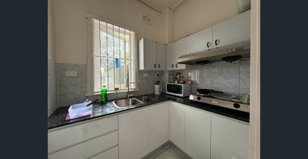 Room Available to Lease In Shared House - Photo 4