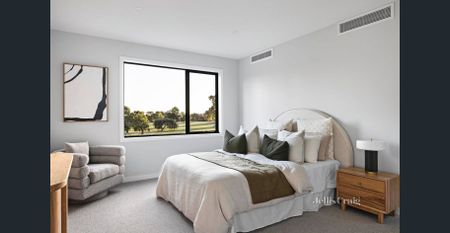 STUNNING NEAR NEW FAMILY HOME WITH EXTENSIVE GOLF COURSE VISTAS - Photo 2