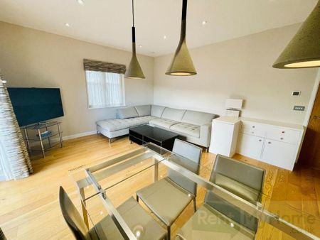 3 bedroom flat to rent - Photo 2