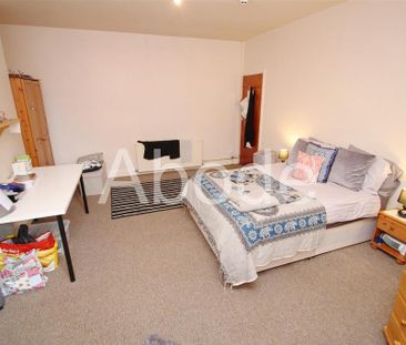 6 bedroom house to rent - Photo 2