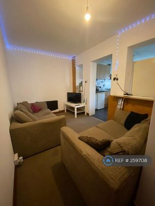 5 bedroom semi-detached house to rent - Photo 1