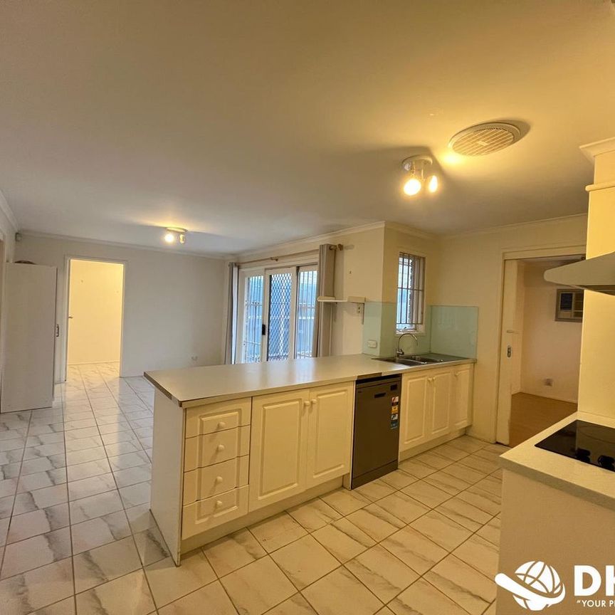 A Quiet and Perfectly Location Access to Freeway - Photo 1