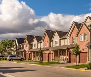 3 Bedroom Townhouse For Rent - Photo 1