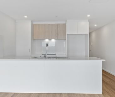 Stylish and Contemporary Design - Photo 3