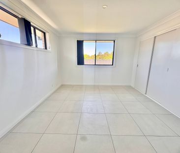 Large 4 Bedroom Duplex in Cundletown - Photo 3