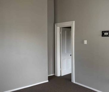 Private 2 bedroom back unit - Photo 4