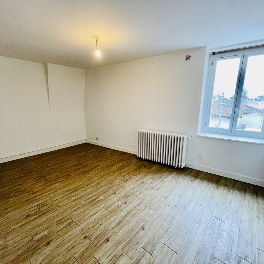 Location Appartement 3 pièces 60m² CHATELLERAULT 86100 - Photo 1