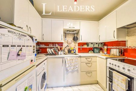 1 bedroom flat to rent - Photo 3