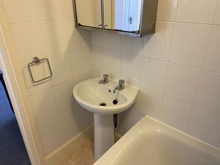 Studio Flat, Walsingham Road, BS6 - Photo 5