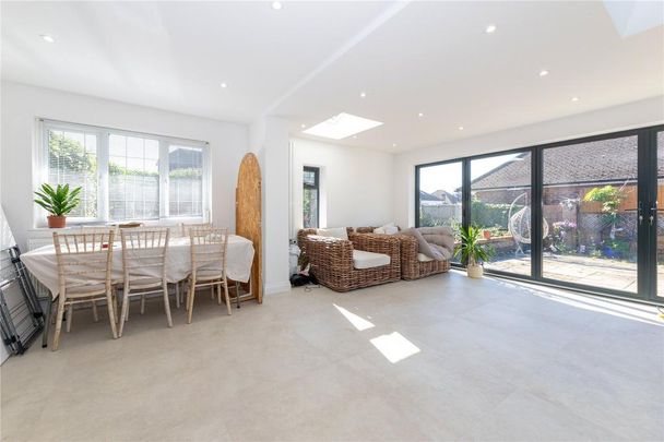 4 bedroom detached house to rent - Photo 1