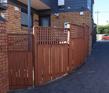 Fully Furnished Studio Unit Ã¢ÂÂ All Bills Included Great Location - Photo 3