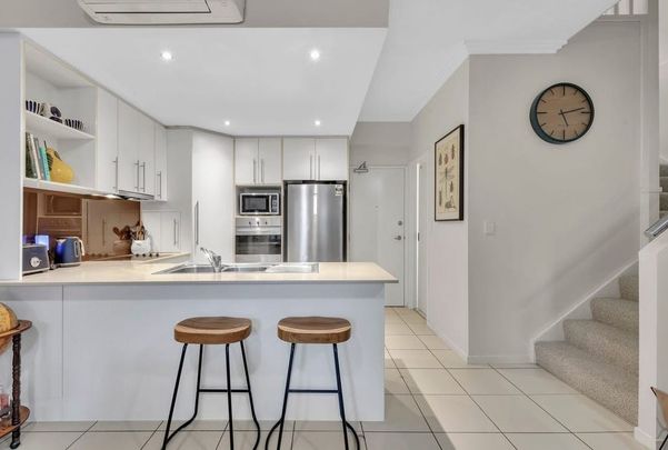 7/97 Primrose Street, Sherwood QLD 4075 - Townhouse For Rent | Domain - Photo 1