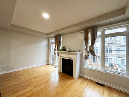 For Lease - 138 Farooq Boulevard, Vaughan, Ontario - Photo 3