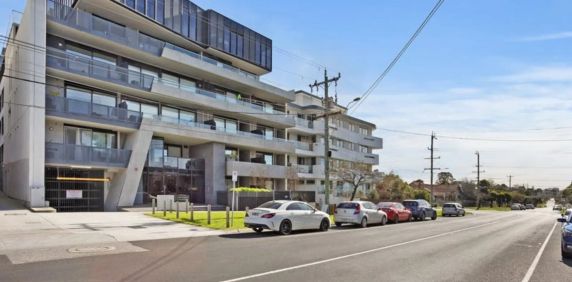 Bright Modern Beauty - Photo 2