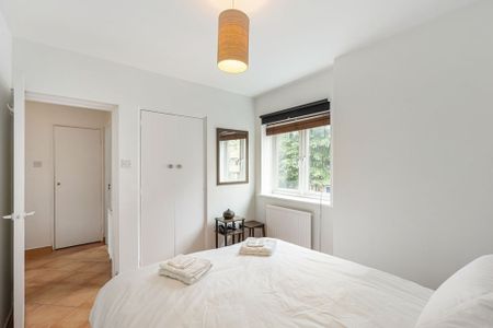 1 Bed Flat, Hopewell Yard, SE5 - Photo 5