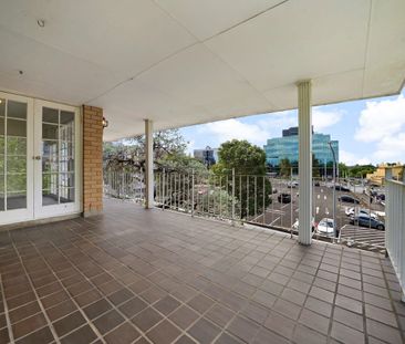 Sunny Top Floor Unit - Photo 6