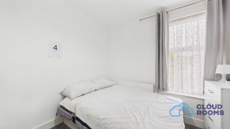 RM4 Hampden Road | Grays | London | RM17 5JP - Photo 2